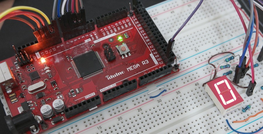 Binary-to-Hex-7-Segment-Arduino-Featured-Image