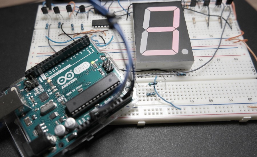 7-Segment-LED-Display-PCF8574-I2C-Arduino-Featured-Image