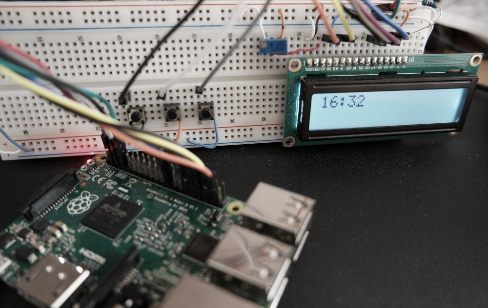 Raspberry-Pi-Digital-Clock-with-16x2-LCD-Featured-Image